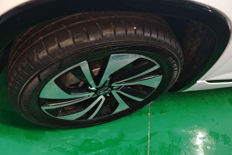 Used Volkswagen Tayron X 2020 330TSI Two-Wheel Drive Luxury Smart Connectivity Version Left Front Wheel Hub