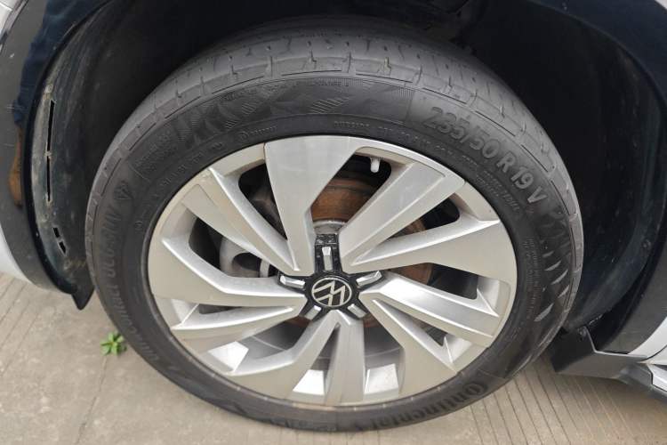 Used Volkswagen Tayron X 2020 330TSI Two-Wheel Drive Luxury Smart Connectivity Version Left Front Wheel Hub