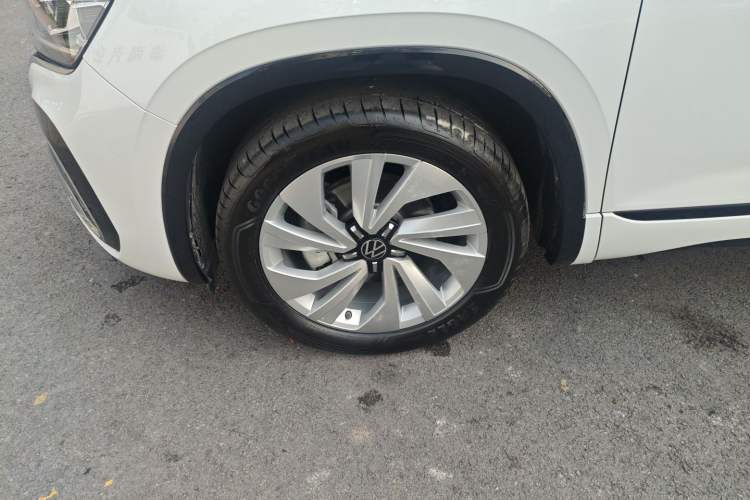 Used Volkswagen Tayron X 2020 330TSI Two-Wheel Drive Luxury Smart Connectivity Version Left Front Wheel Hub