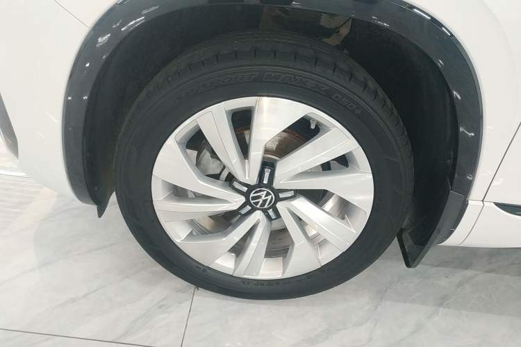 Used Volkswagen Tayron X 2020 330TSI Two-Wheel Drive Luxury Smart Connectivity Version Left Front Wheel Hub