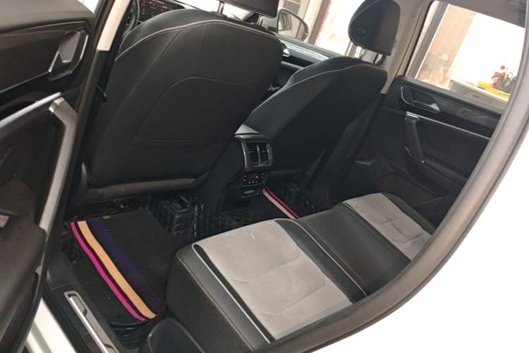Used Volkswagen Tayron X 2020 330TSI Two-Wheel Drive Luxury Smart Connectivity Version Left Rear Seat