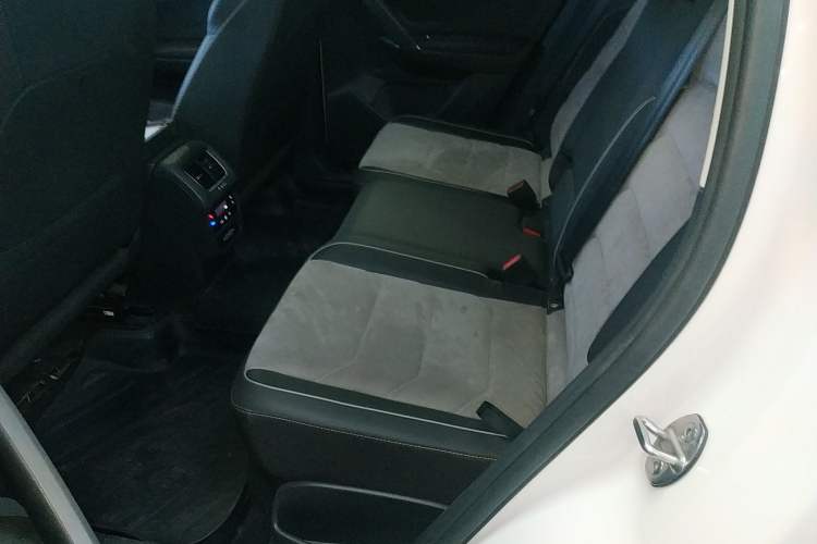 Used Volkswagen Tayron X 2020 330TSI Two-Wheel Drive Luxury Smart Connectivity Version Left Rear Seat