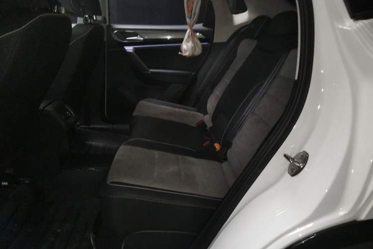 Used Volkswagen Tayron X 2020 330TSI Two-Wheel Drive Luxury Smart Connectivity Version Left Rear Seat