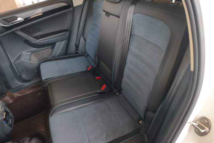 Used Volkswagen Tayron X 2020 330TSI Two-Wheel Drive Luxury Smart Connectivity Version Left Rear Seat