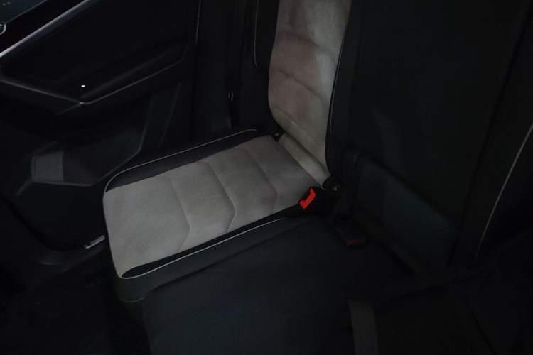 Used Volkswagen Tayron X 2020 380TSI Four-Wheel Drive Flagship Smart Connectivity Version Left Rear Seat