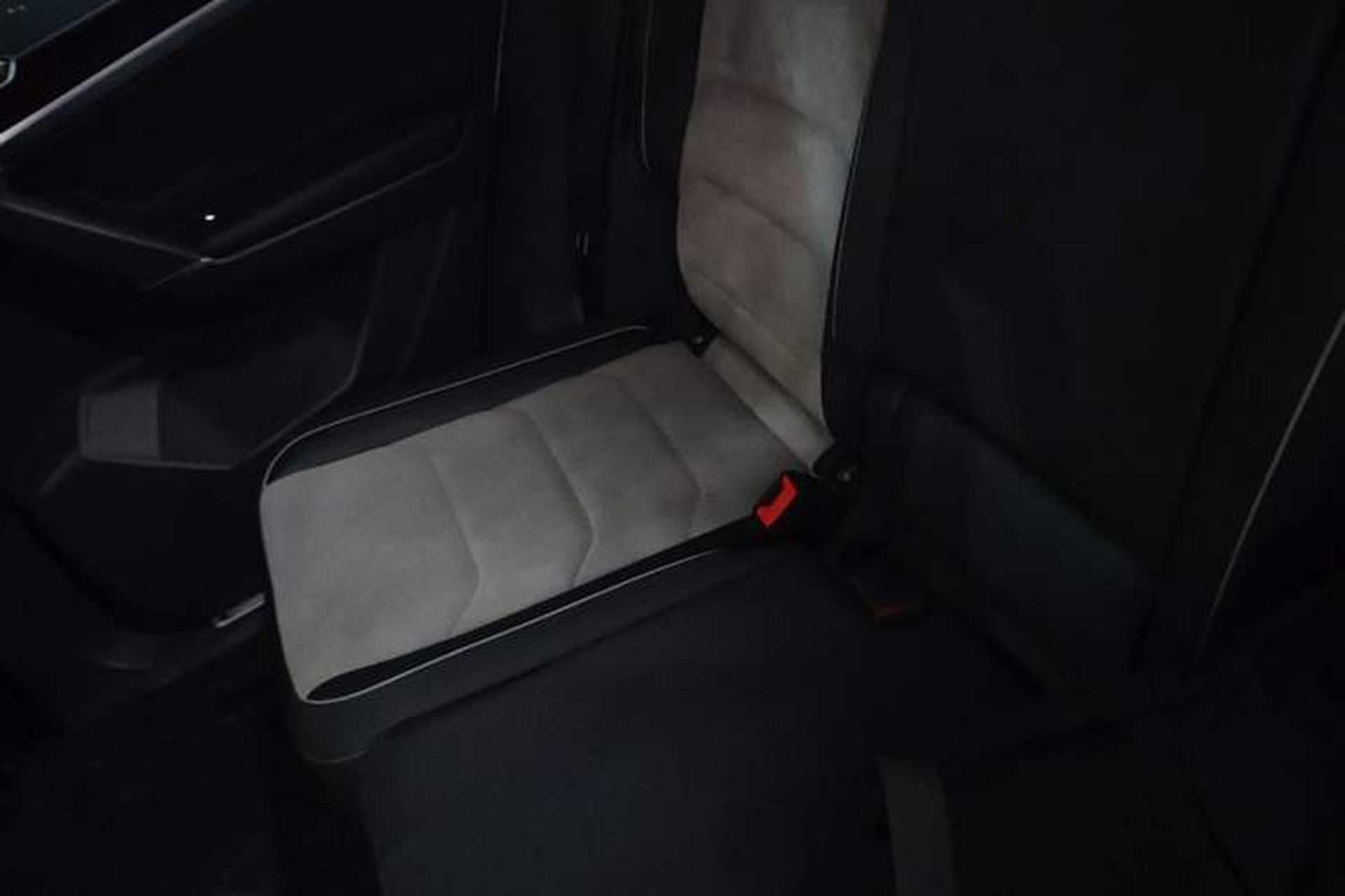 Used Volkswagen Tayron X 2020 380TSI Four-Wheel Drive Flagship Smart Connectivity Version Left Rear Seat