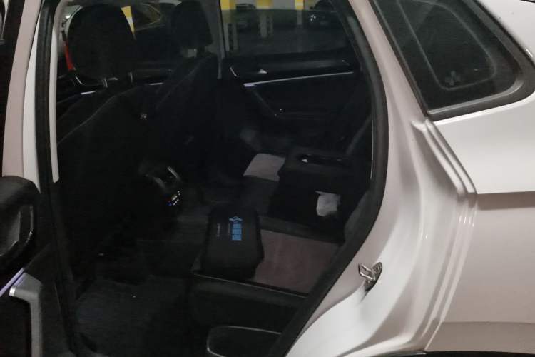 Used Volkswagen Tayron X 2020 330TSI Two-Wheel Drive Luxury Smart Connectivity Version Left Rear Seat
