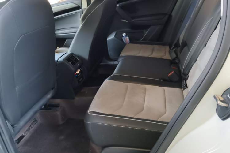 Used Volkswagen Tayron X 2020 330TSI Two-Wheel Drive Luxury Smart Connectivity Version Left Rear Seat