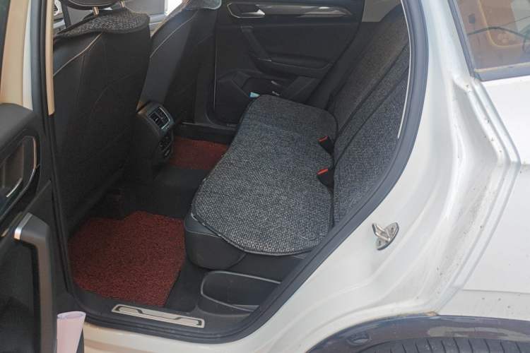Used Volkswagen Tayron X 2020 330TSI Two-Wheel Drive Luxury Smart Connectivity Version Left Rear Seat