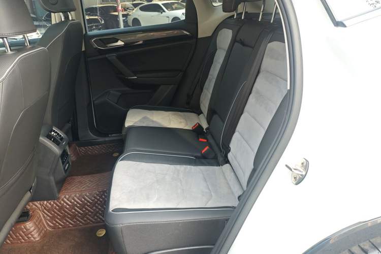 Used Volkswagen Tayron X 2020 330TSI Two-Wheel Drive Luxury Smart Connectivity Version Left Rear Seat