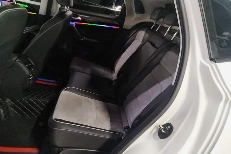 Used Volkswagen Tayron X 2020 330TSI Two-Wheel Drive Luxury Smart Connectivity Version Left Rear Seat