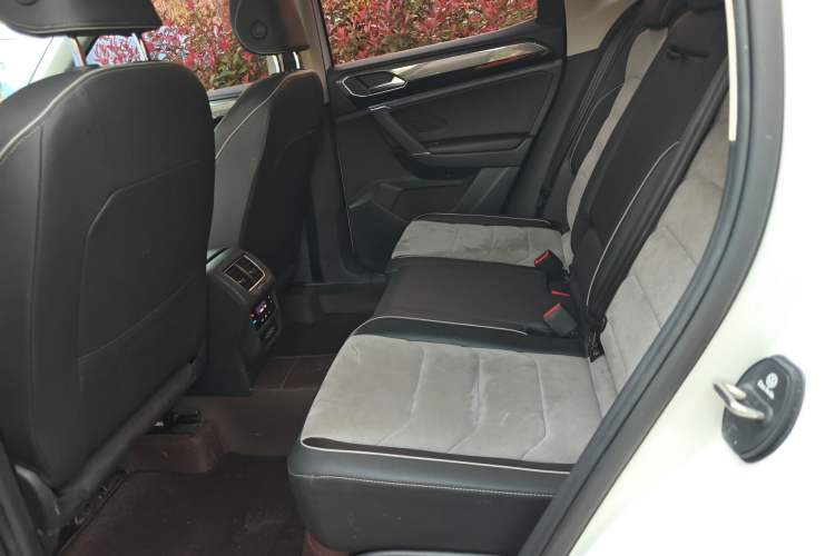 Used Volkswagen Tayron X 2020 330TSI Two-Wheel Drive Luxury Smart Connectivity Version Left Rear Seat