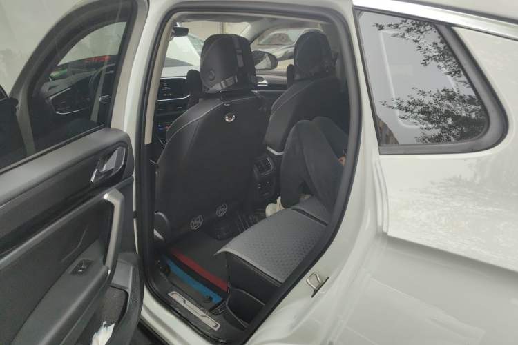 Used Volkswagen Tayron X 2020 330TSI Two-Wheel Drive Luxury Smart Connectivity Version Left Rear Seat