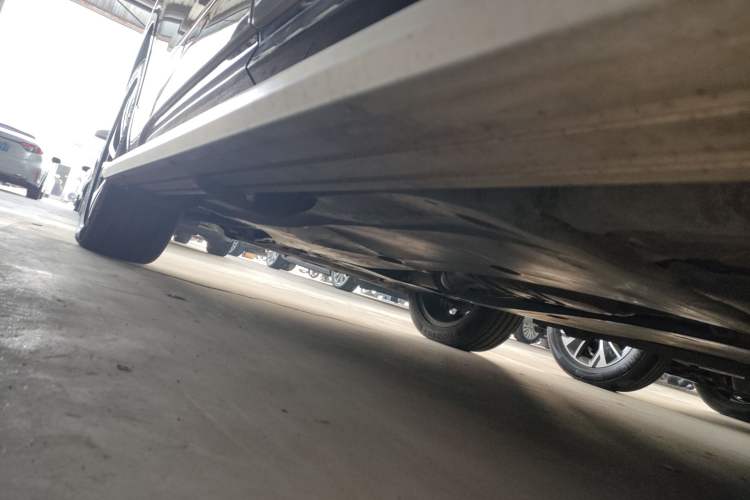 Used Volkswagen Tayron X 2020 380TSI Four-Wheel Drive Flagship Smart Connectivity Version Left Side Sill