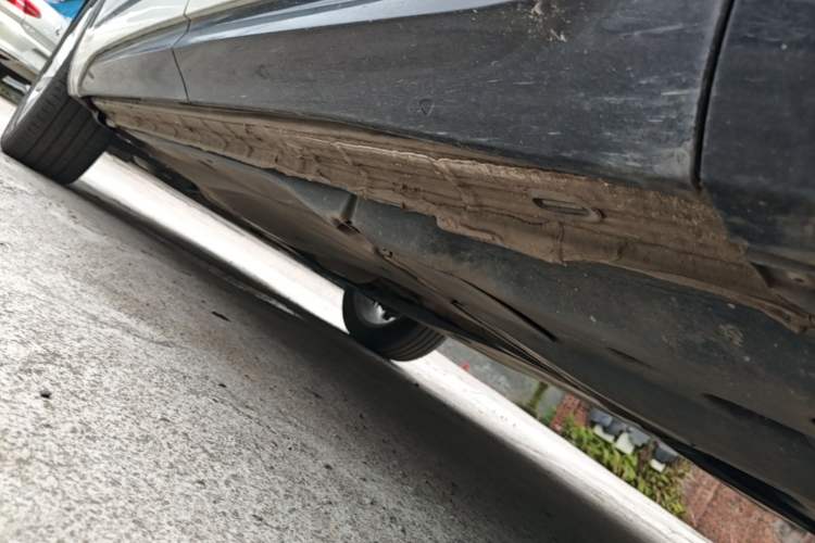 Used Volkswagen Tayron X 2020 330TSI Two-Wheel Drive Luxury Smart Connectivity Version Left Side Sill