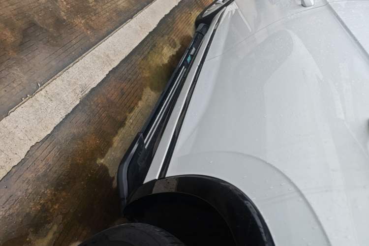 Used Volkswagen Tayron X 2020 330TSI Two-Wheel Drive Luxury Smart Connectivity Version Left Side Sill