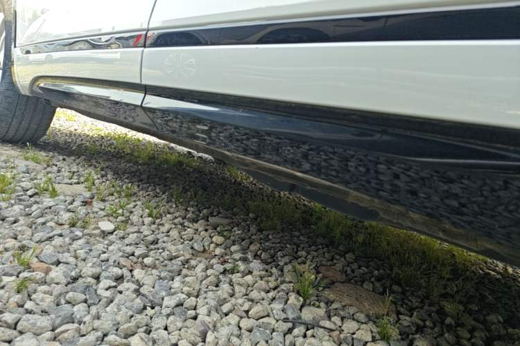 Used Volkswagen Tayron X 2020 330TSI Two-Wheel Drive Luxury Smart Connectivity Version Left Side Sill