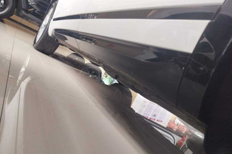 Used Volkswagen Tayron X 2020 330TSI Two-Wheel Drive Luxury Smart Connectivity Version Left Side Sill