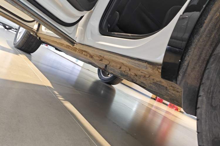 Used Volkswagen Tayron X 2020 330TSI Two-Wheel Drive Luxury Smart Connectivity Version Left Side Sill