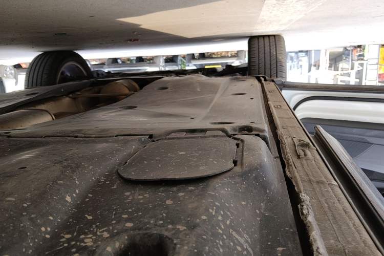 Used Volkswagen Tayron X 2020 330TSI Two-Wheel Drive Luxury Smart Connectivity Version Left Side Sill
