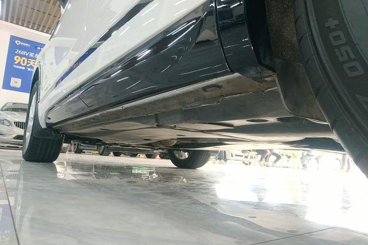 Used Volkswagen Tayron X 2020 330TSI Two-Wheel Drive Luxury Smart Connectivity Version Left Side Sill