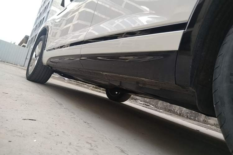 Used Volkswagen Tayron X 2020 330TSI Two-Wheel Drive Luxury Smart Connectivity Version Left Side Sill