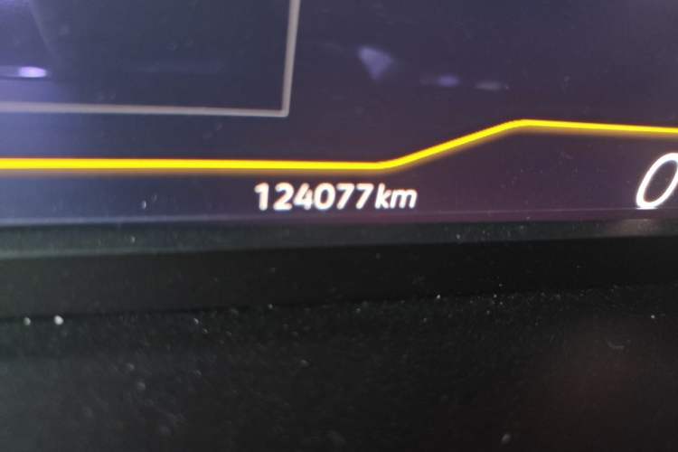 Used Volkswagen Tayron X 2020 330TSI Two-Wheel Drive Luxury Smart Connectivity Version Odometer Close Up