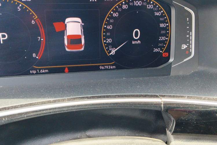 Used Volkswagen Tayron X 2020 330TSI Two-Wheel Drive Luxury Smart Connectivity Version Odometer Close Up