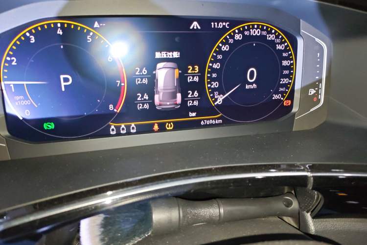 Used Volkswagen Tayron X 2020 330TSI Two-Wheel Drive Luxury Smart Connectivity Version Odometer Close Up