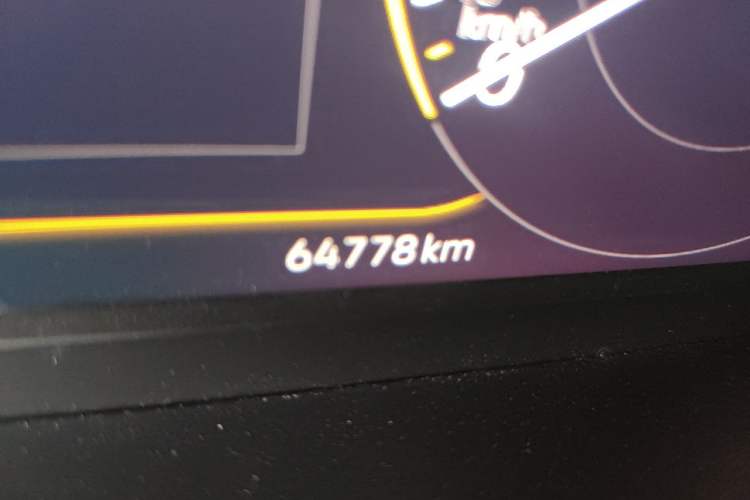 Used Volkswagen Tayron X 2020 330TSI Two-Wheel Drive Luxury Smart Connectivity Version Odometer Close Up