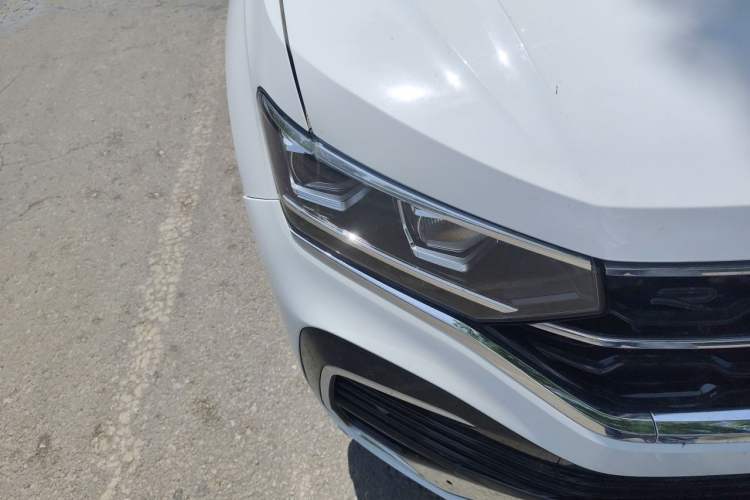 Used Volkswagen Tayron X 2020 330TSI Two-Wheel Drive Luxury Smart Connectivity Version Right Front Headlight