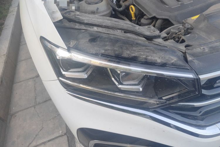 Used Volkswagen Tayron X 2020 330TSI Two-Wheel Drive Luxury Smart Connectivity Version Right Front Headlight