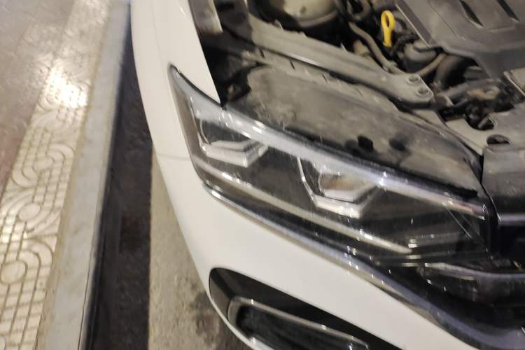 Used Volkswagen Tayron X 2020 330TSI Two-Wheel Drive Luxury Smart Connectivity Version Right Front Headlight