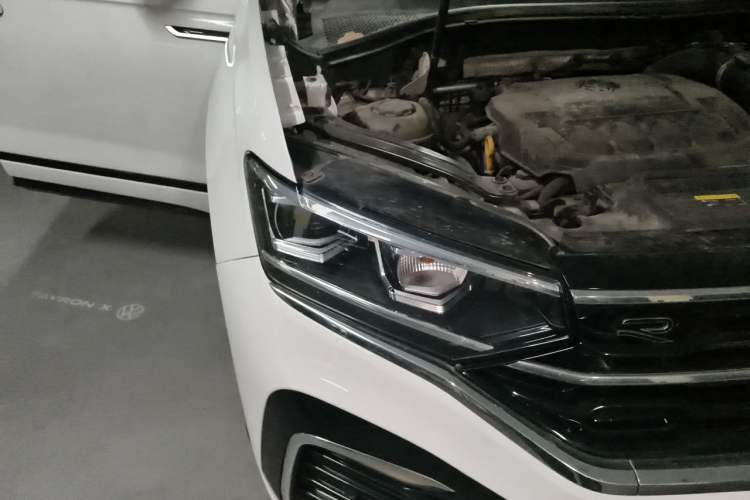 Used Volkswagen Tayron X 2020 330TSI Two-Wheel Drive Luxury Smart Connectivity Version Right Front Headlight