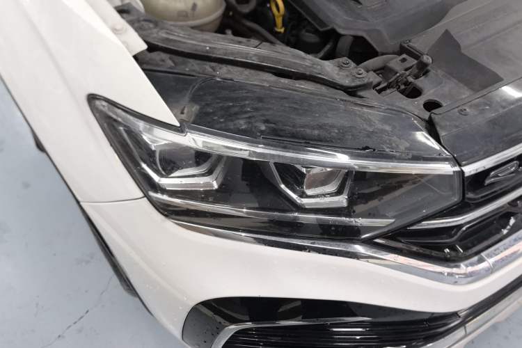 Used Volkswagen Tayron X 2020 330TSI Two-Wheel Drive Luxury Smart Connectivity Version Right Front Headlight