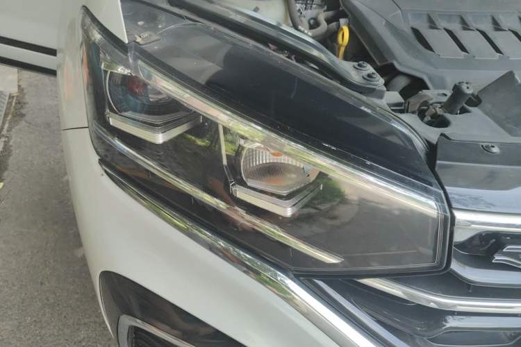 Used Volkswagen Tayron X 2020 330TSI Two-Wheel Drive Luxury Smart Connectivity Version Right Front Headlight