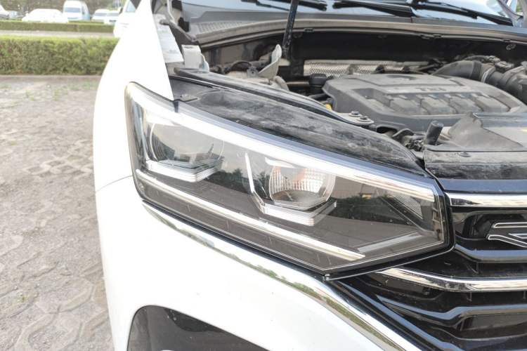 Used Volkswagen Tayron X 2020 330TSI Two-Wheel Drive Luxury Smart Connectivity Version Right Front Headlight