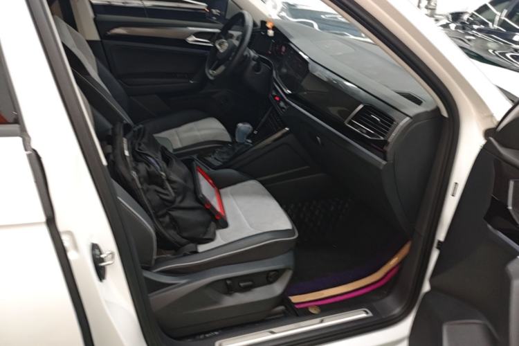 Used Volkswagen Tayron X 2020 330TSI Two-Wheel Drive Luxury Smart Connectivity Version Right Front Seat