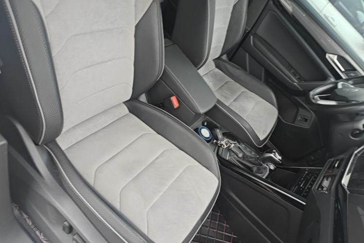 Used Volkswagen Tayron X 2020 330TSI Two-Wheel Drive Luxury Smart Connectivity Version Right Front Seat