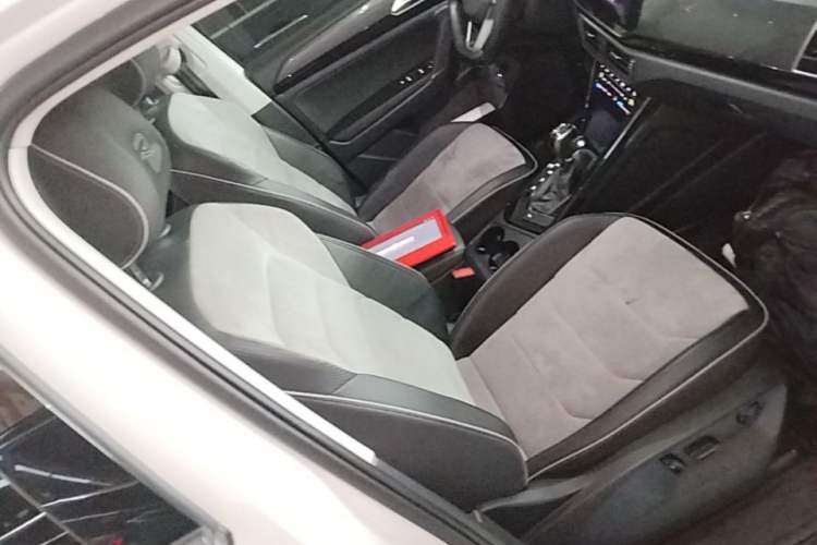Used Volkswagen Tayron X 2020 330TSI Two-Wheel Drive Luxury Smart Connectivity Version Right Front Seat