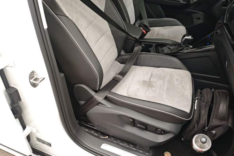 Used Volkswagen Tayron X 2020 330TSI Two-Wheel Drive Luxury Smart Connectivity Version Right Front Seat