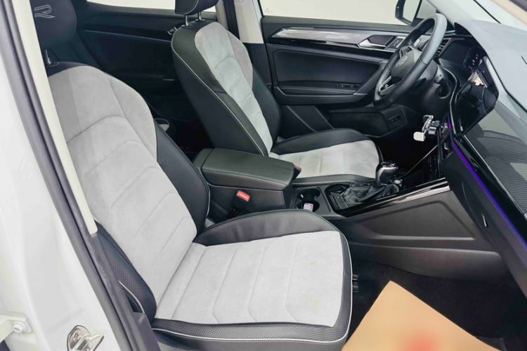 Used Volkswagen Tayron X 2020 330TSI Two-Wheel Drive Luxury Smart Connectivity Version Right Front Seat