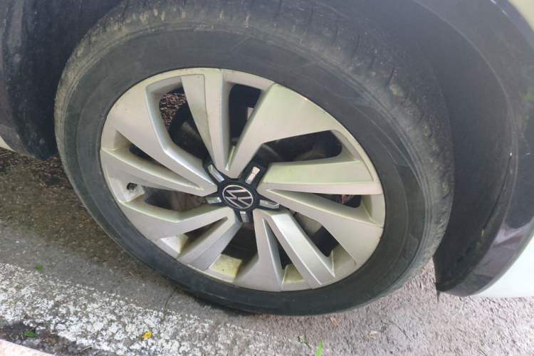 Used Volkswagen Tayron X 2020 330TSI Two-Wheel Drive Luxury Smart Connectivity Version Right Front Wheel Hub