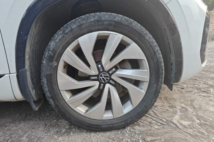 Used Volkswagen Tayron X 2020 330TSI Two-Wheel Drive Luxury Smart Connectivity Version Right Front Wheel Hub