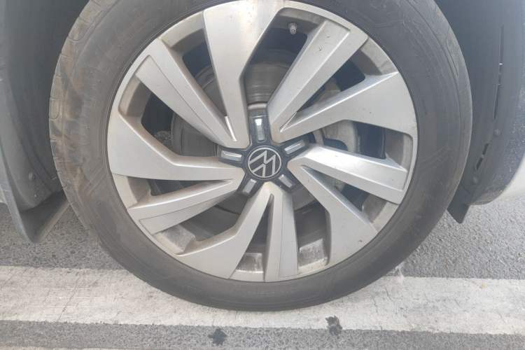 Used Volkswagen Tayron X 2020 330TSI Two-Wheel Drive Luxury Smart Connectivity Version Right Front Wheel Hub