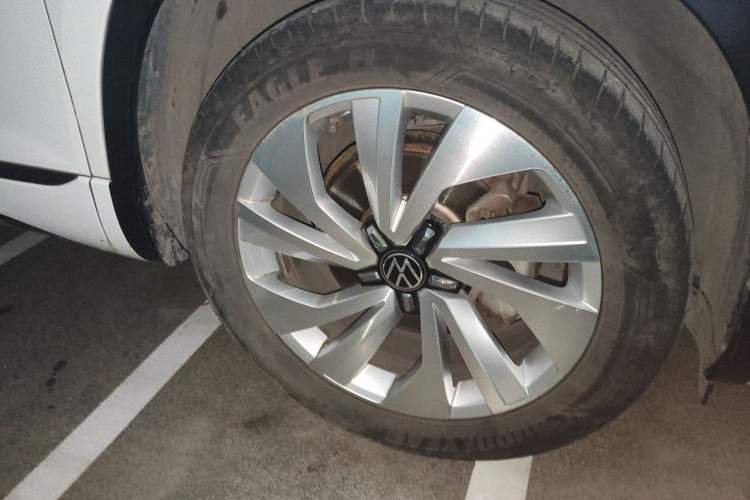 Used Volkswagen Tayron X 2020 330TSI Two-Wheel Drive Luxury Smart Connectivity Version Right Front Wheel Hub