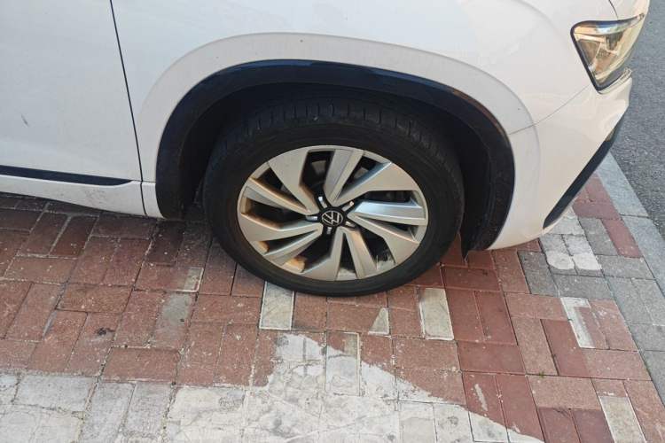 Used Volkswagen Tayron X 2020 330TSI Two-Wheel Drive Luxury Smart Connectivity Version Right Front Wheel Hub