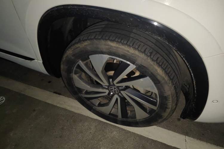 Used Volkswagen Tayron X 2020 330TSI Two-Wheel Drive Flagship Smart Connectivity Version Right Front Wheel Hub