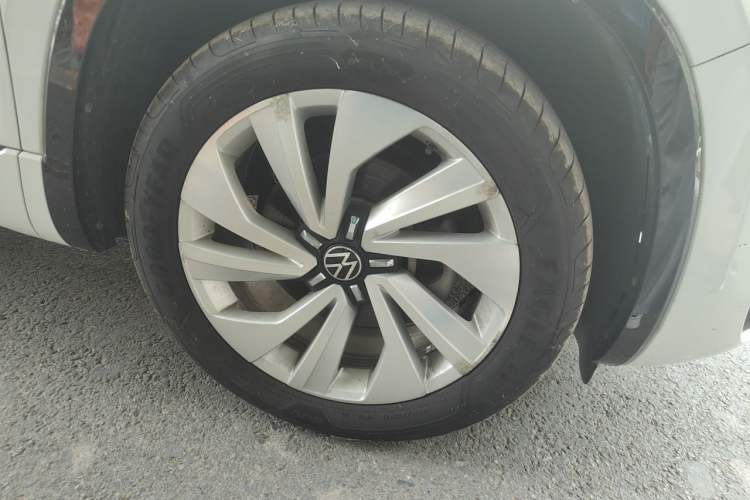 Used Volkswagen Tayron X 2020 330TSI Two-Wheel Drive Luxury Smart Connectivity Version Right Front Wheel Hub