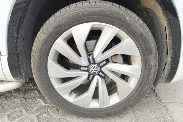 Used Volkswagen Tayron X 2020 330TSI Two-Wheel Drive Luxury Smart Connectivity Version Right Front Wheel Hub